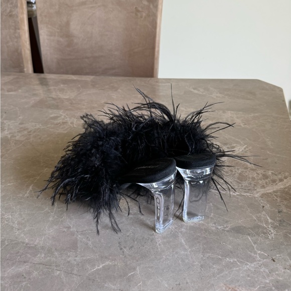 Gorgeous heels 🖤 - Picture 4 of 4